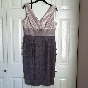 NWOT HP⭐ Adrianna Papell Ruffled V-Neck Special Occasion Dress Size 10